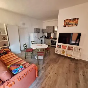 https://appartamento-elisa.it-tuscanyhotel.com