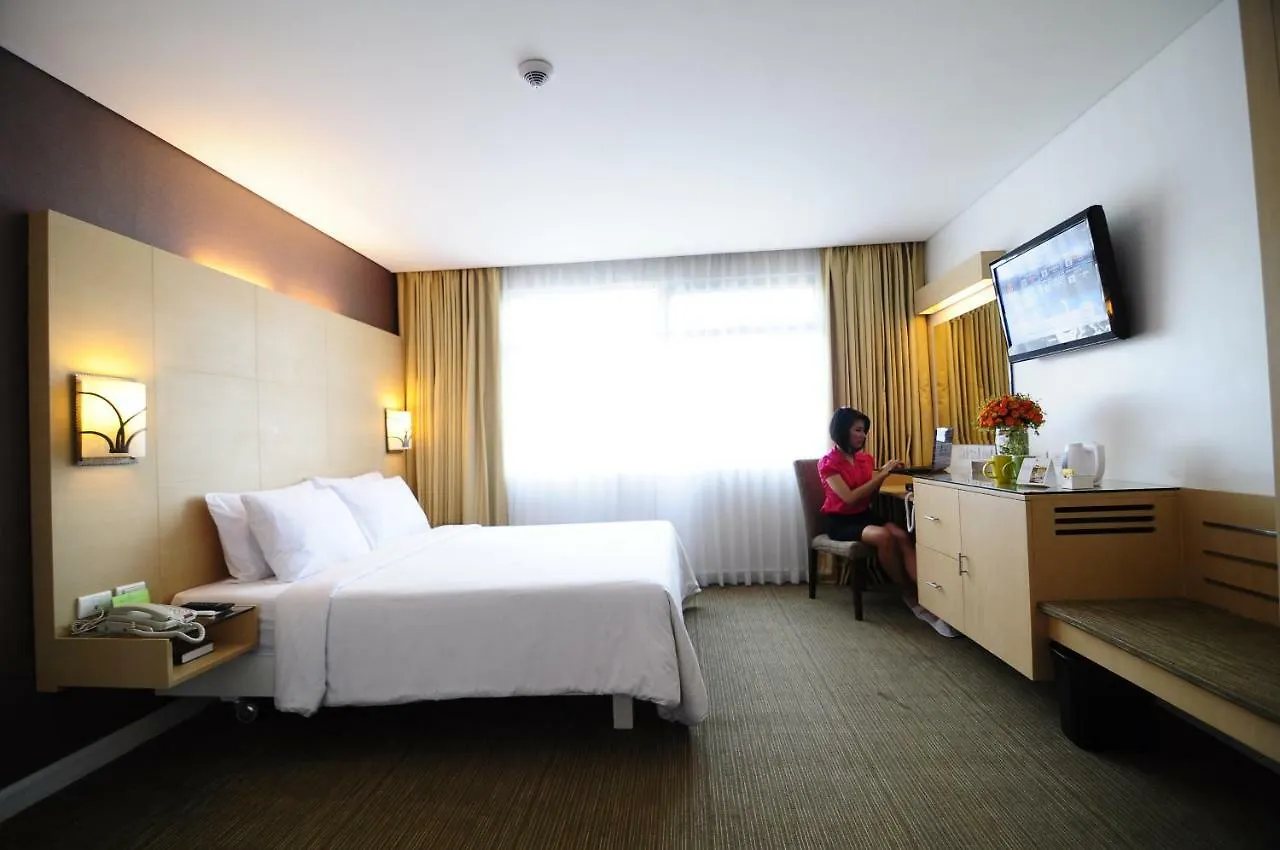 St Giles Hotel Makati Makati City 3*,